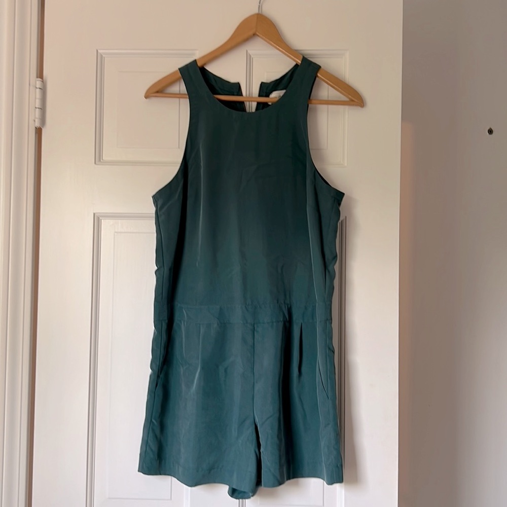 Lou&Grey racer back romper. Size S.